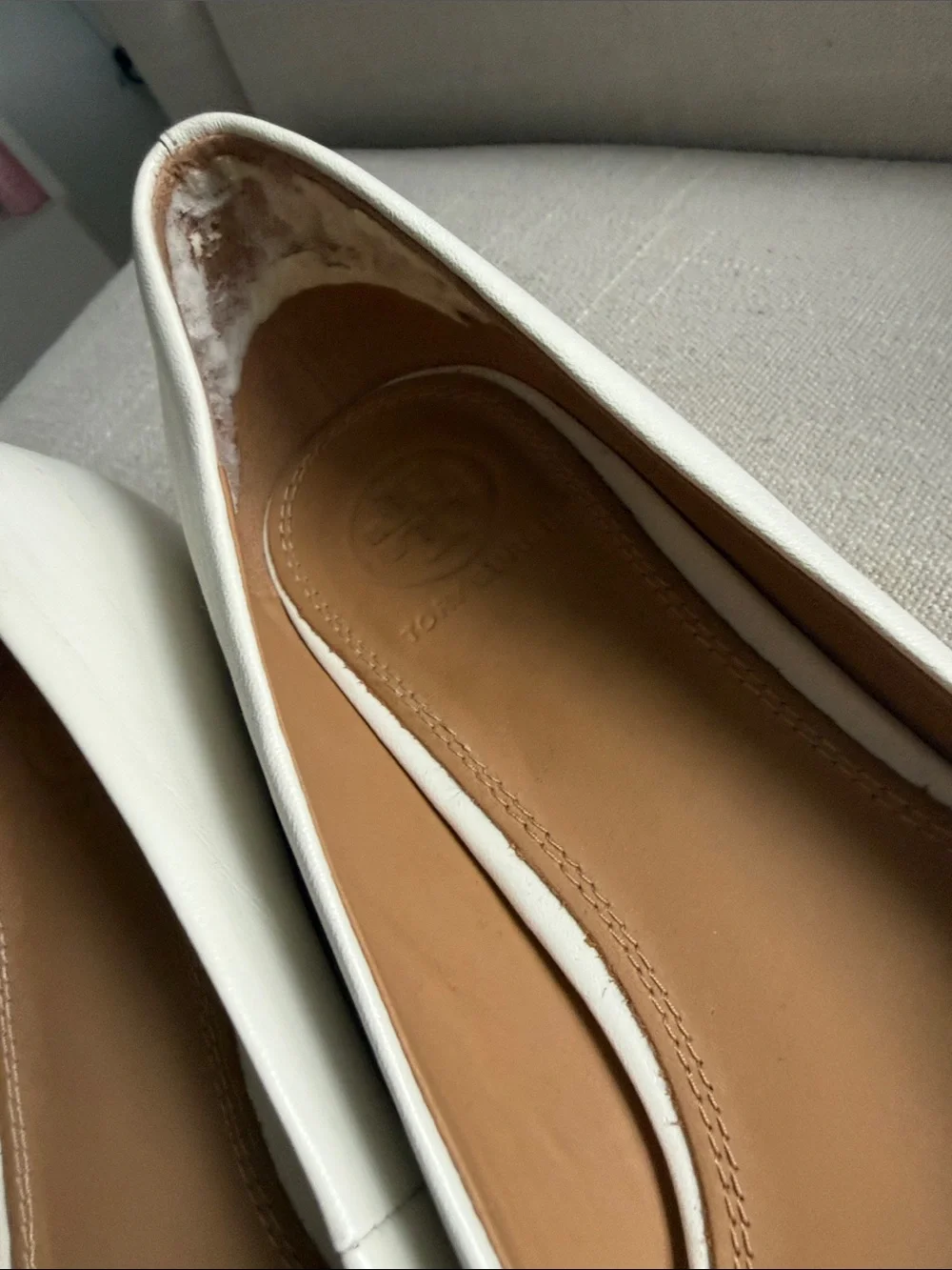 TORY BURCH WHITE GOLD LOGO CHELSEA HEELED BALLET FLATS 7US